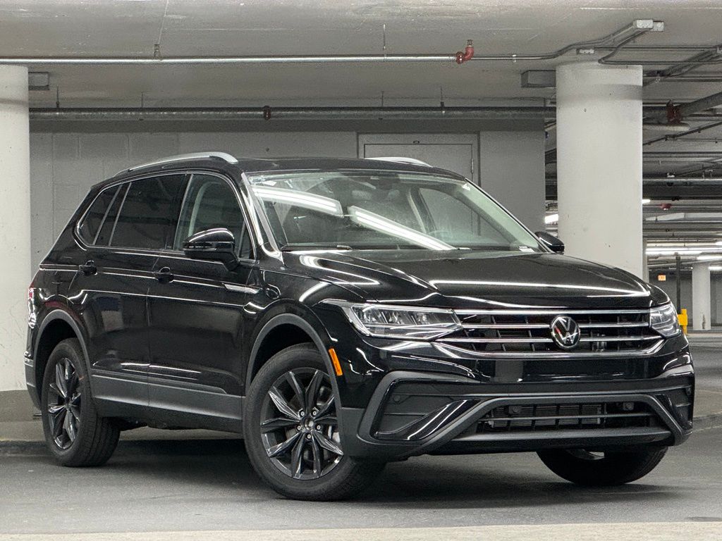 2024 Volkswagen Tiguan 2.0T SE 2