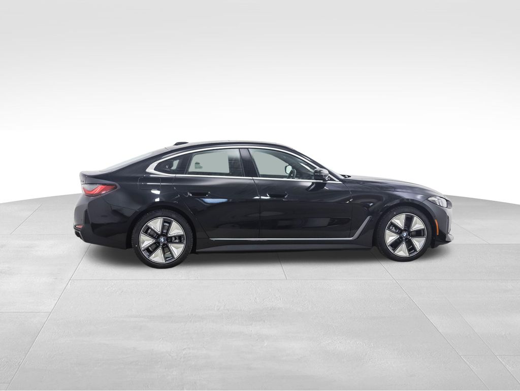 Thumbnail: 2026 BMW i4 - 6