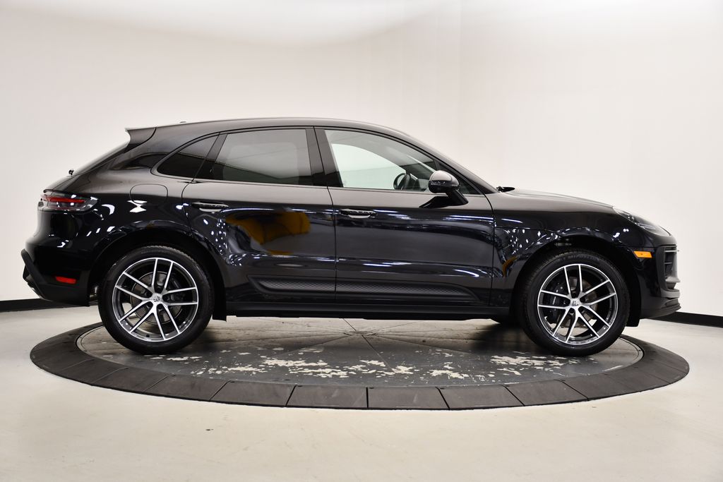 Thumbnail: 2025 Porsche Macan - 8