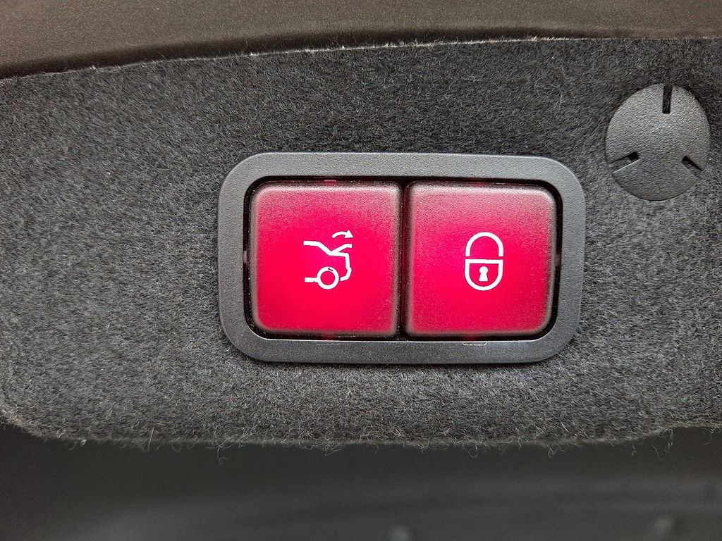 Thumbnail: 2021 Mercedes-Benz C-Class - 30