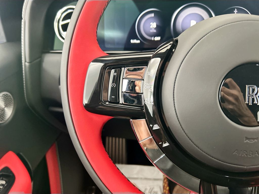 Thumbnail: 2027 Rolls-Royce Cullinan - 11