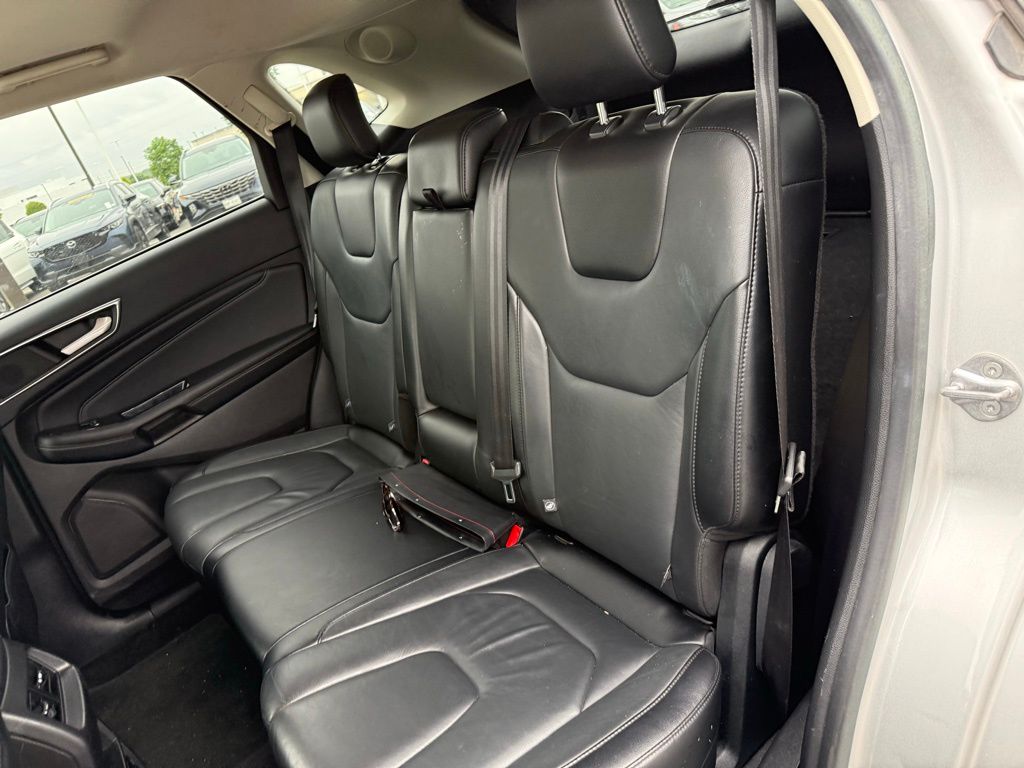 Thumbnail: 2017 Ford Edge - 10