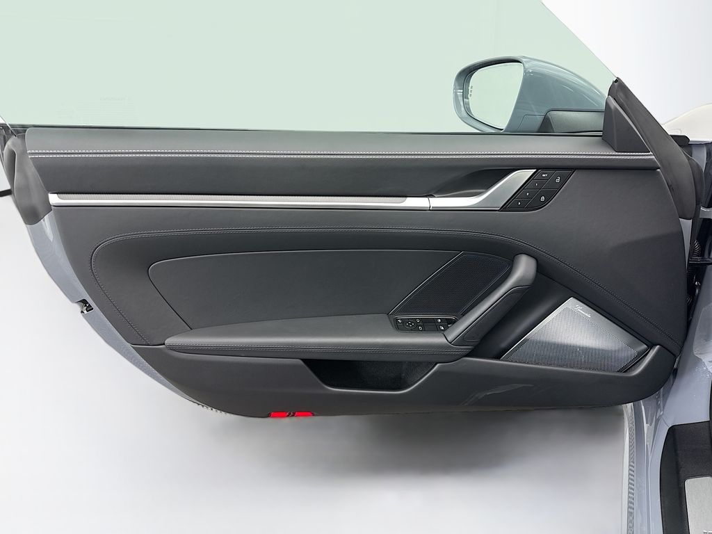 Thumbnail: 2025 Porsche 911 - 25