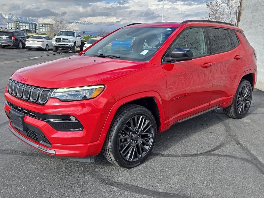 Used 2022 Red Jeep Limited image 9