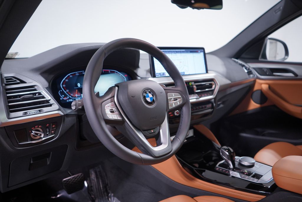 Thumbnail: 2024 BMW X4 - 6