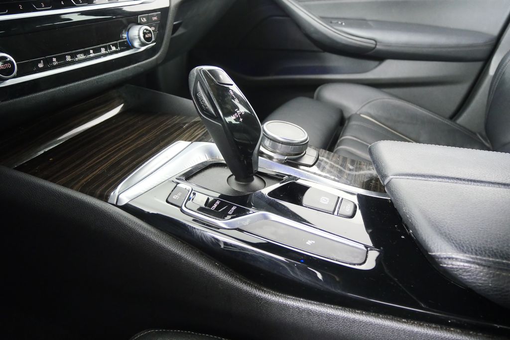 Thumbnail: 2019 BMW 5 Series - 24