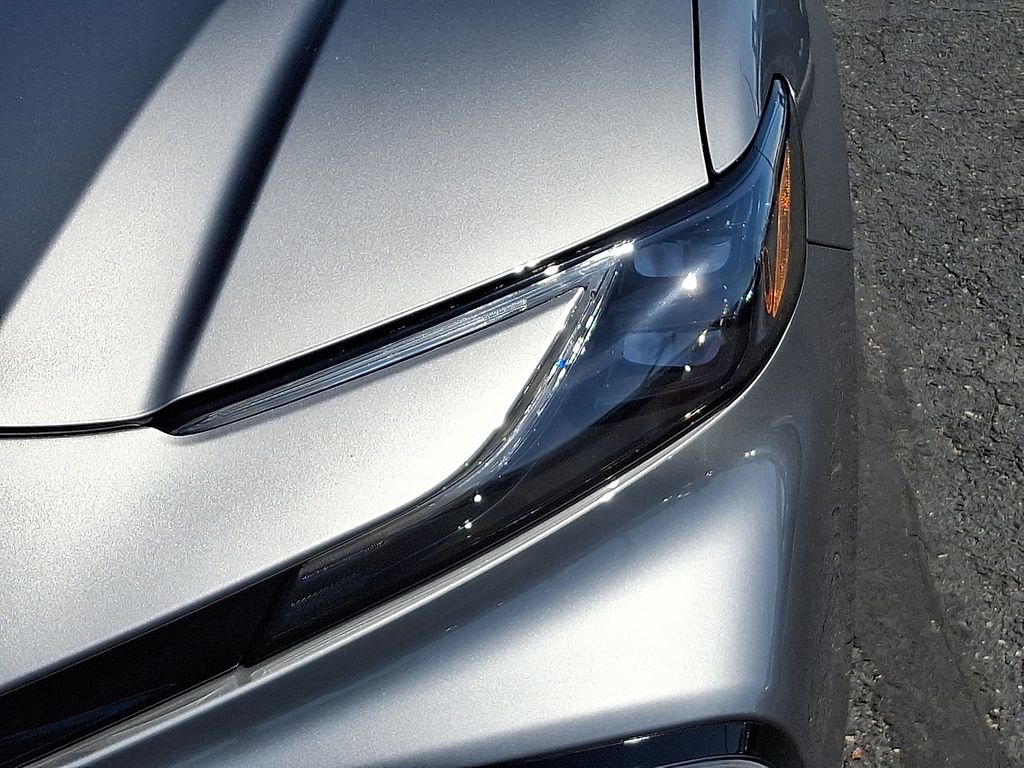 Thumbnail: 2025 Toyota Camry - 9