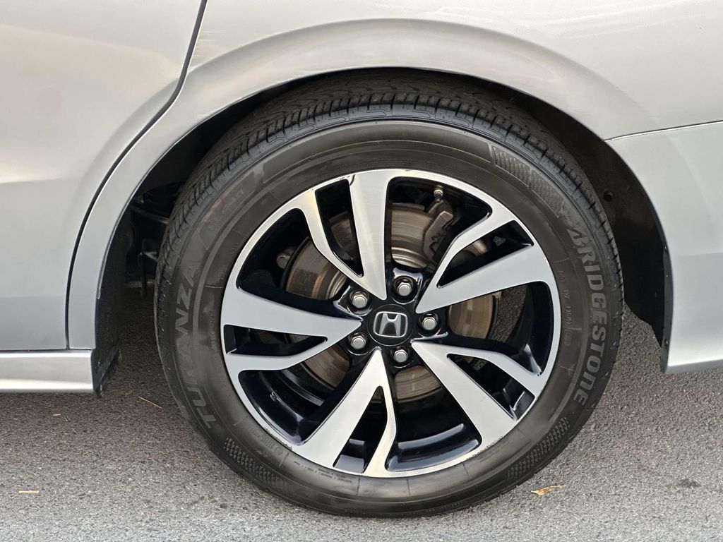 Thumbnail: 2020 Honda Odyssey - 15