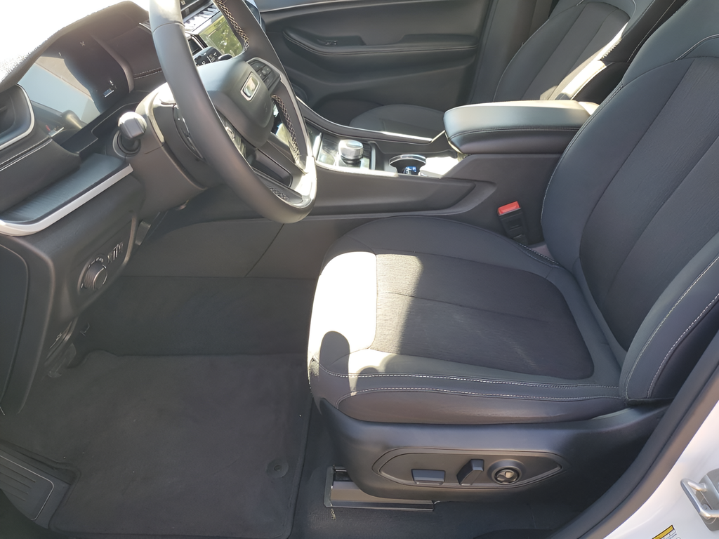 Used Car 2024 Jeep Grand Cherokee  Laredo For Sale Under $25,000 In Austin, Texas