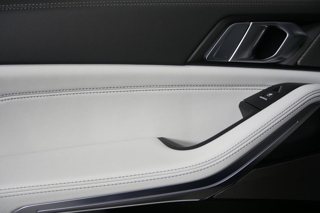 Thumbnail: 2026 BMW X5 - 14