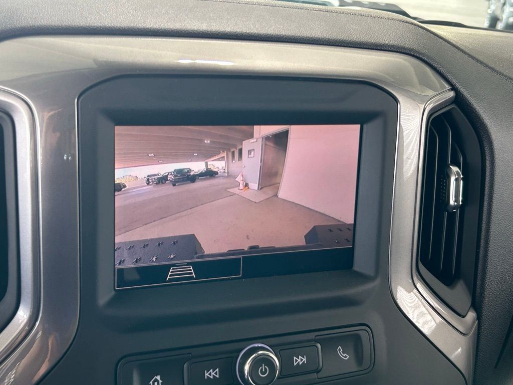 New 2026 Summit White Chevrolet Work Truck image 41