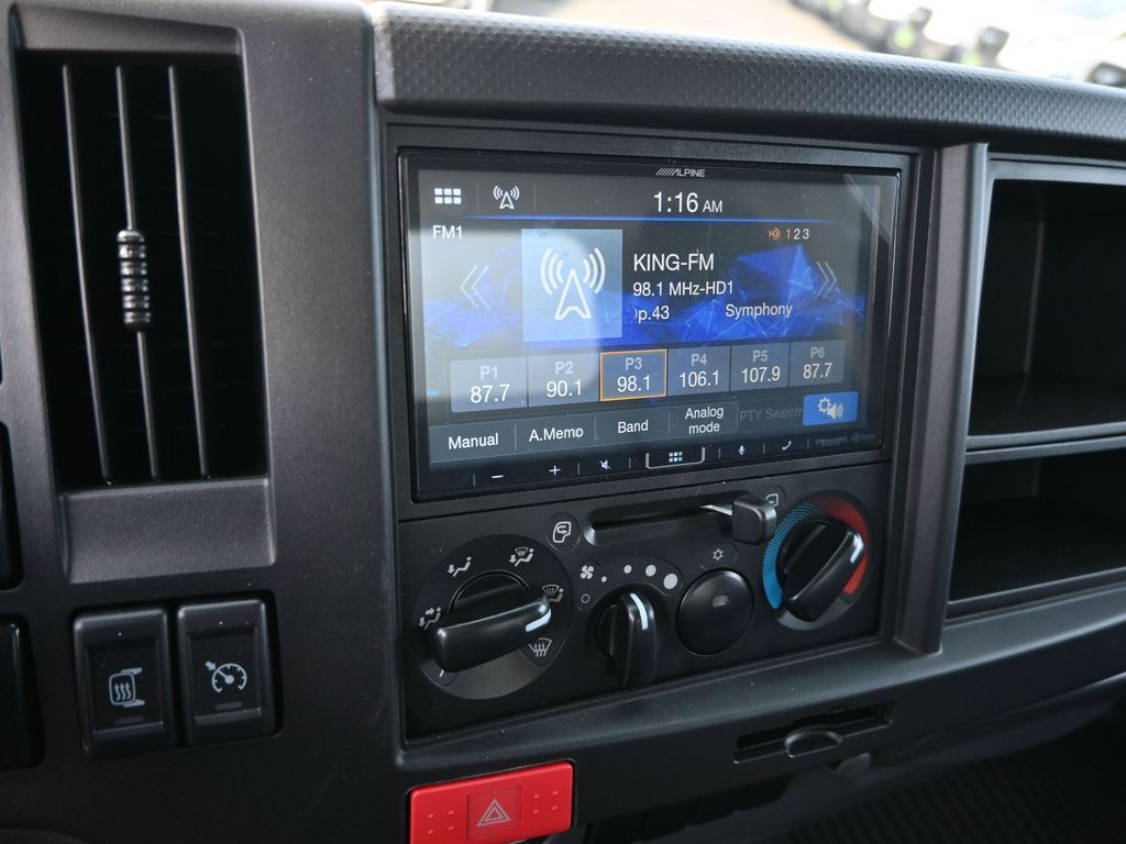 2024 Isuzu NPR HD 