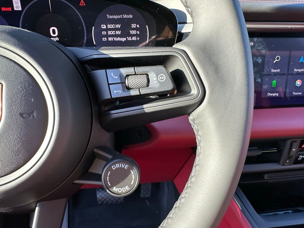 Thumbnail: 2025 Porsche Macan - 16