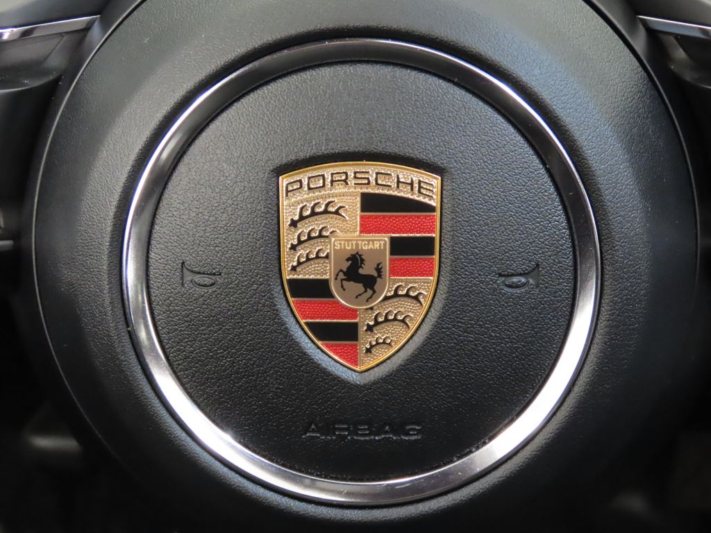 Thumbnail: 2023 Porsche Macan - 20