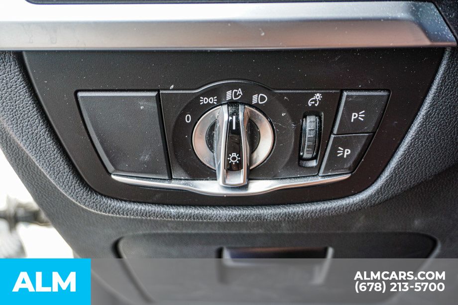 Used 2022 White BMW xDrive30i image 48
