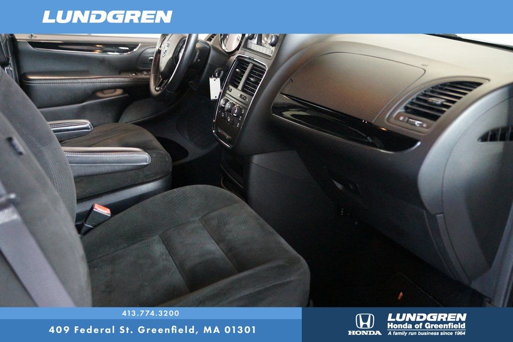 2015 Dodge Grand Caravan SE 29