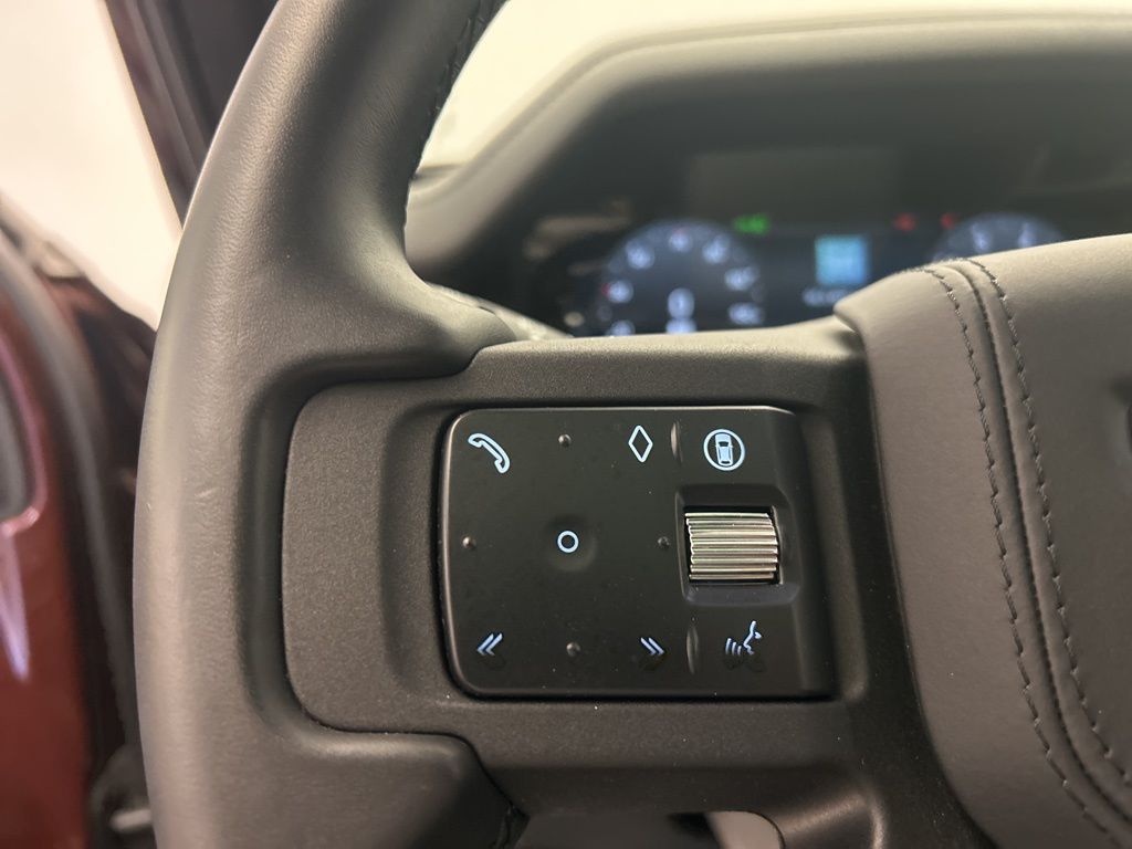 Thumbnail: 2025 Land Rover Defender - 15