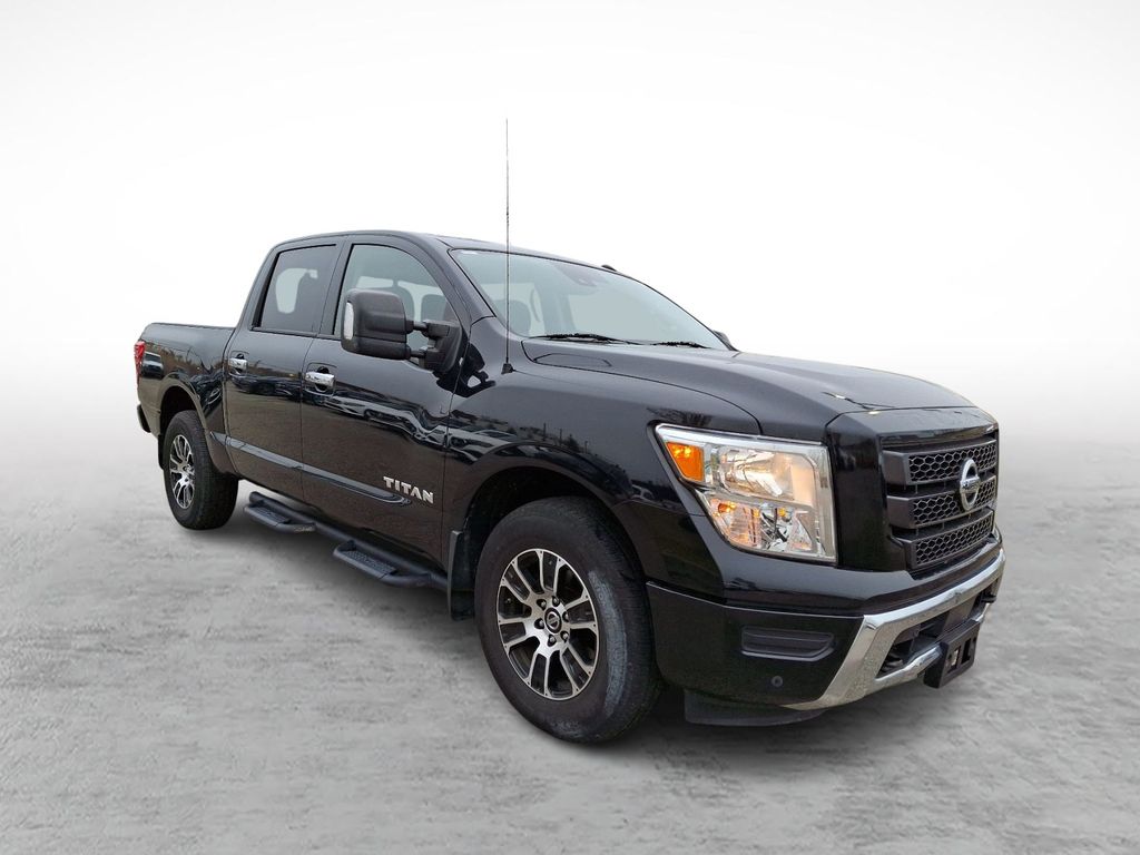 2021 Nissan Titan SV photo