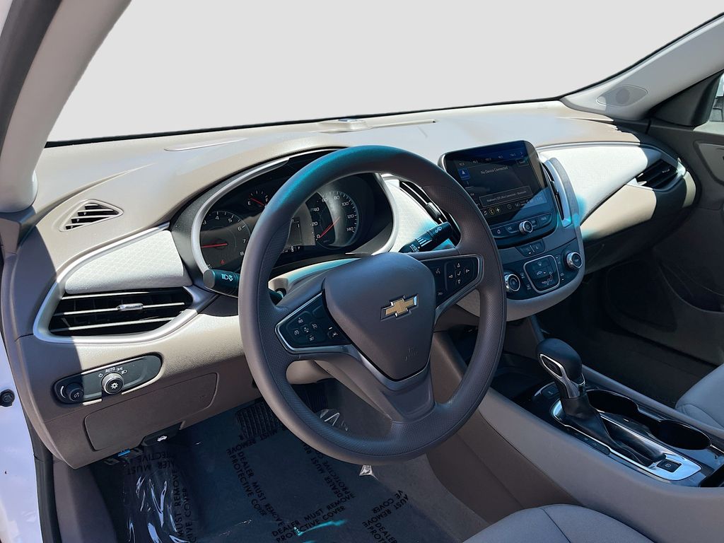 Used 2024 White Chevrolet LS image 9
