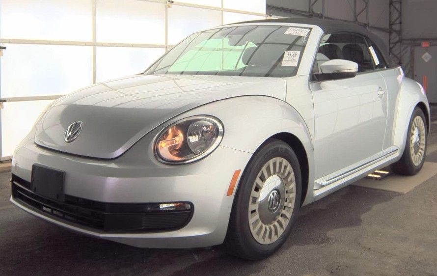 2013 Volkswagen Beetle 2.5L Convertible