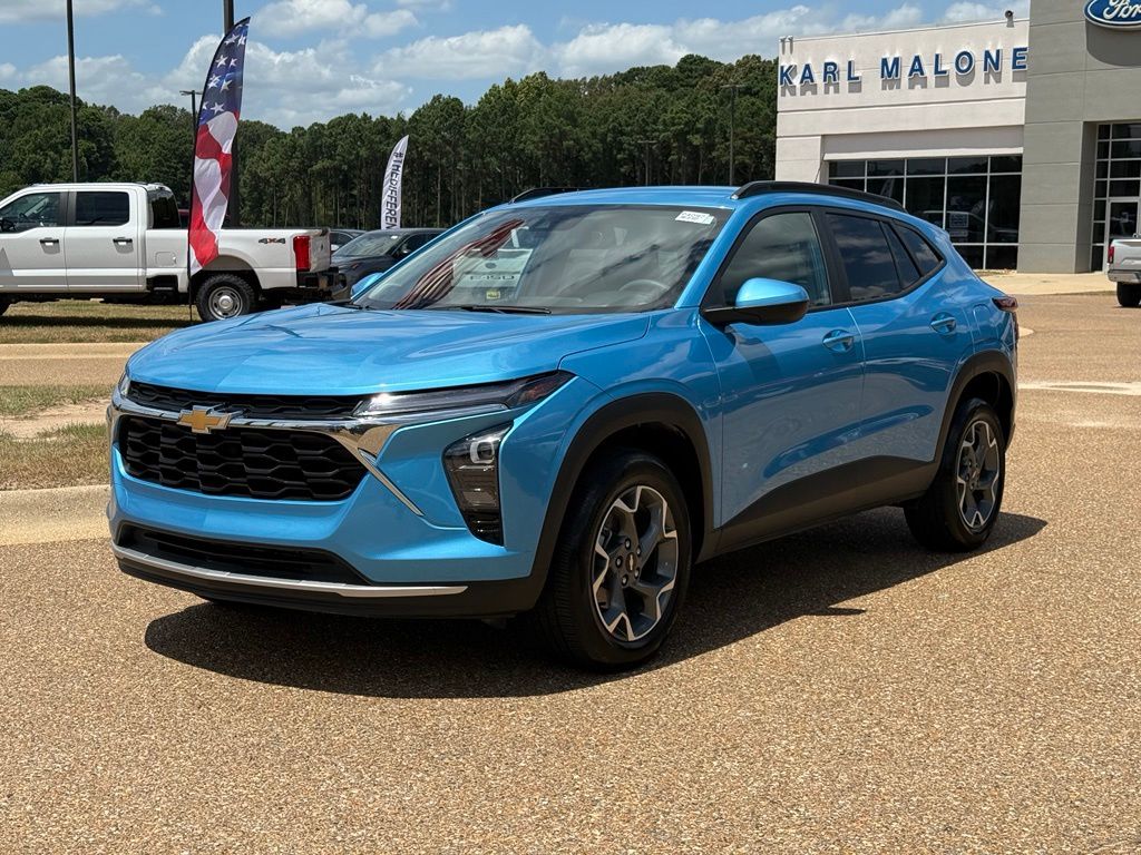  2025 Chevrolet Trax LT FWD   