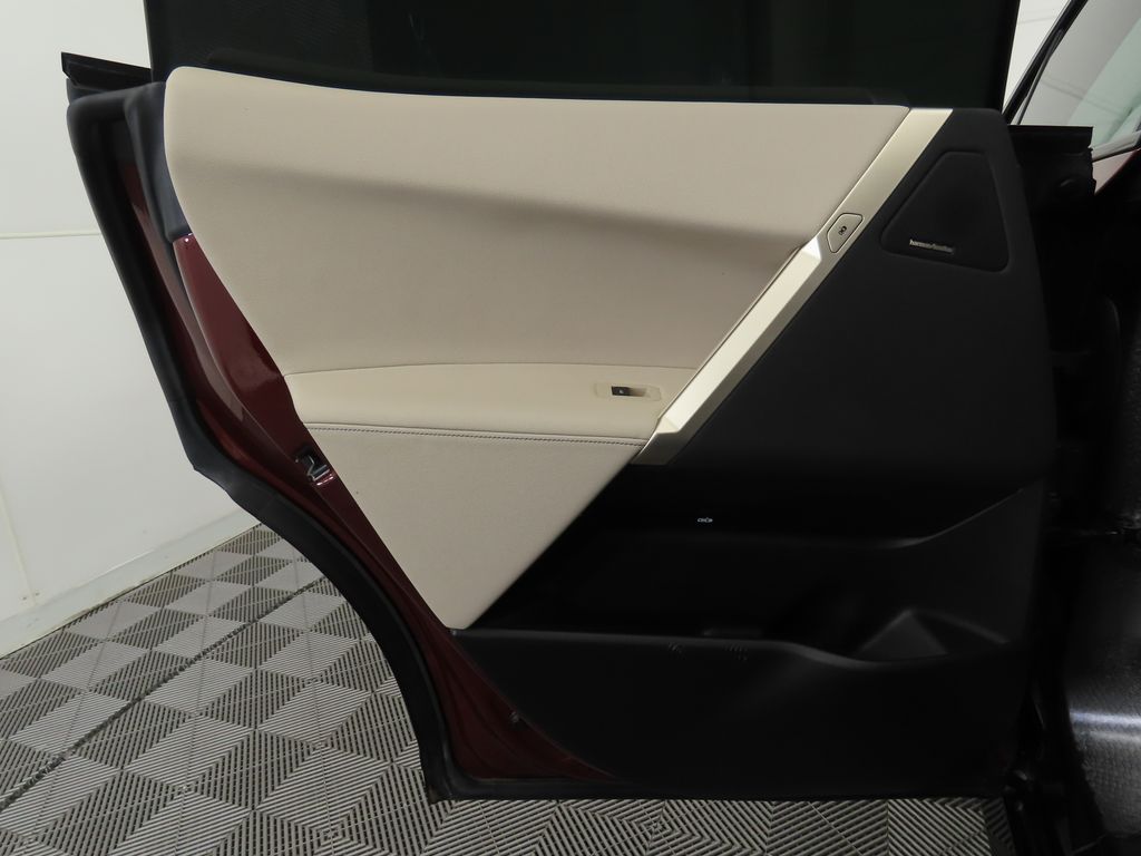 Thumbnail: 2023 BMW iX - 27
