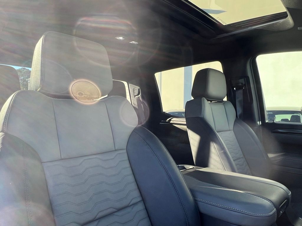 Thumbnail: 2024 Chevrolet Silverado 1500 - 8