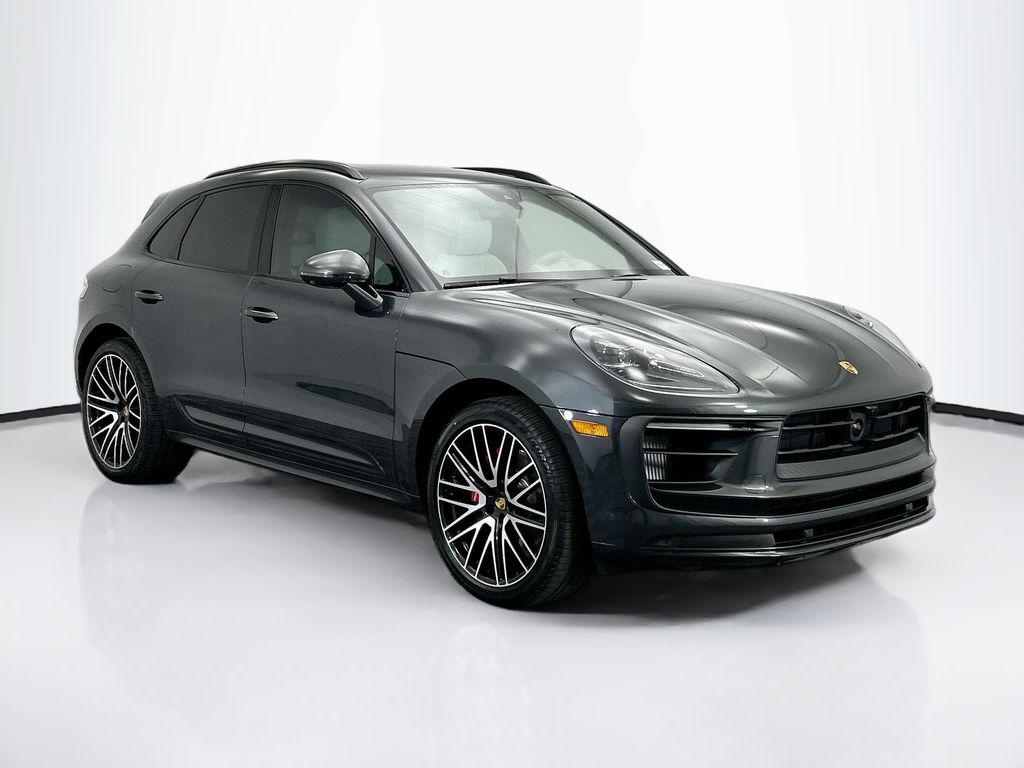 Thumbnail: 2026 Porsche Macan - 9