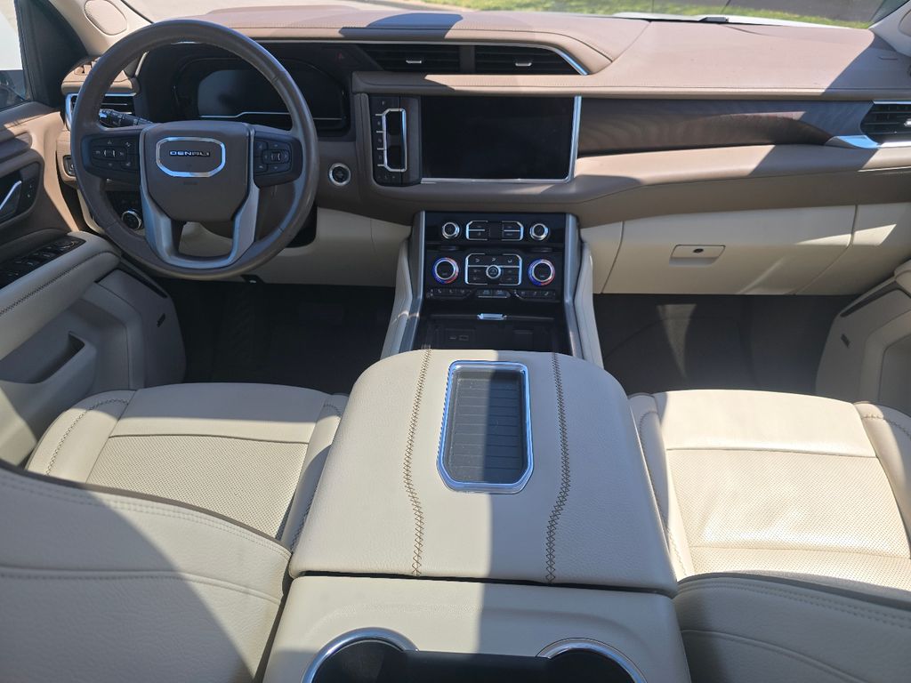 Used 2022 White GMC Denali image 22