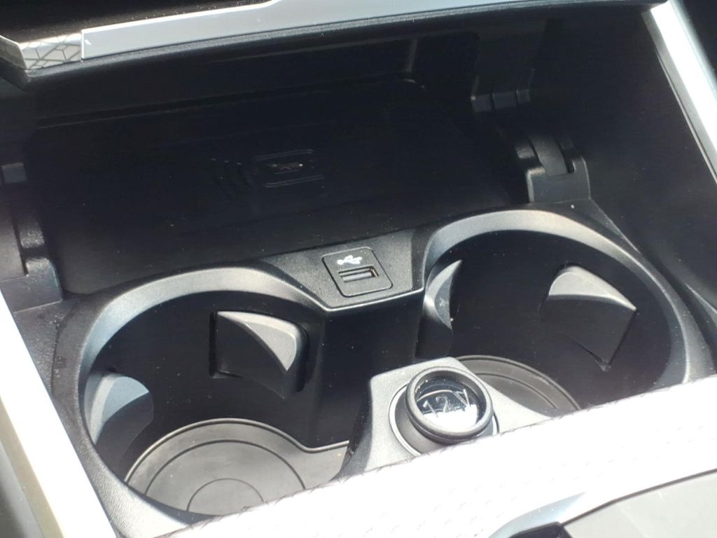 BMW3 Series8