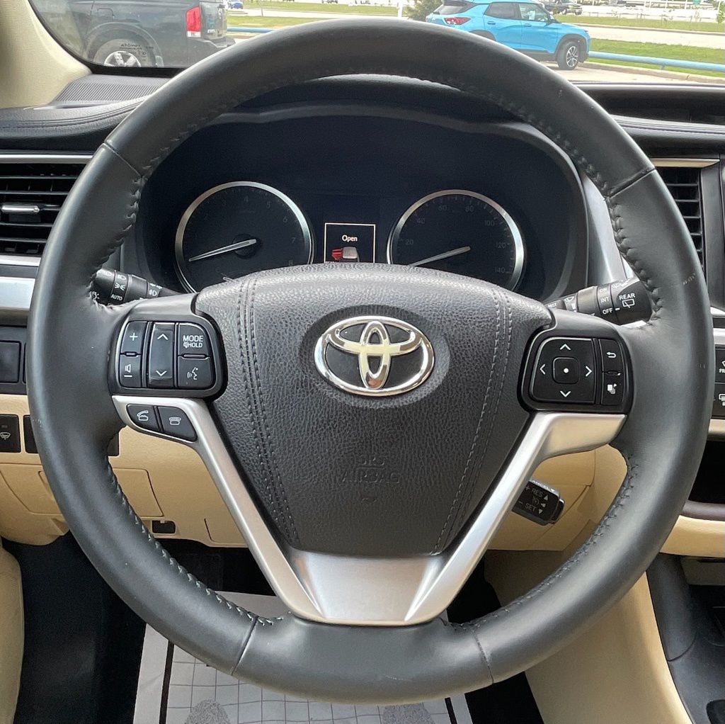 2016 Toyota Highlander XLE V6 Blue at Gullo Toyota