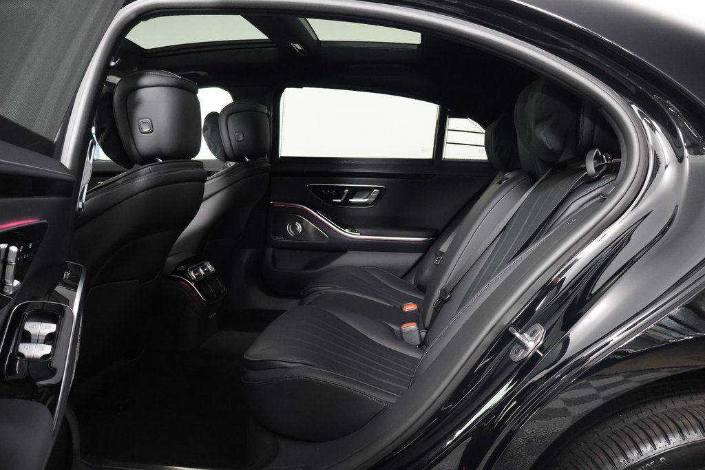 Thumbnail: 2026 Mercedes-Benz S-Class - 6