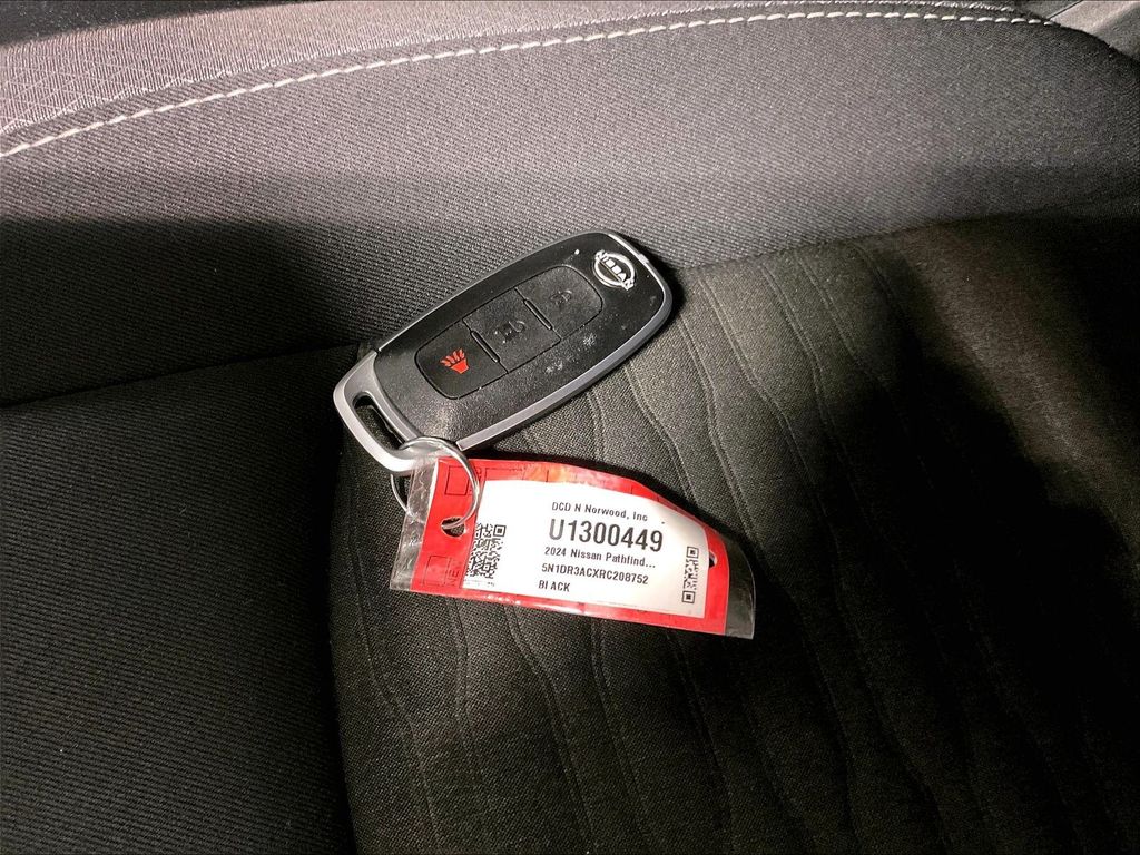 2024 Nissan Pathfinder — photo 30