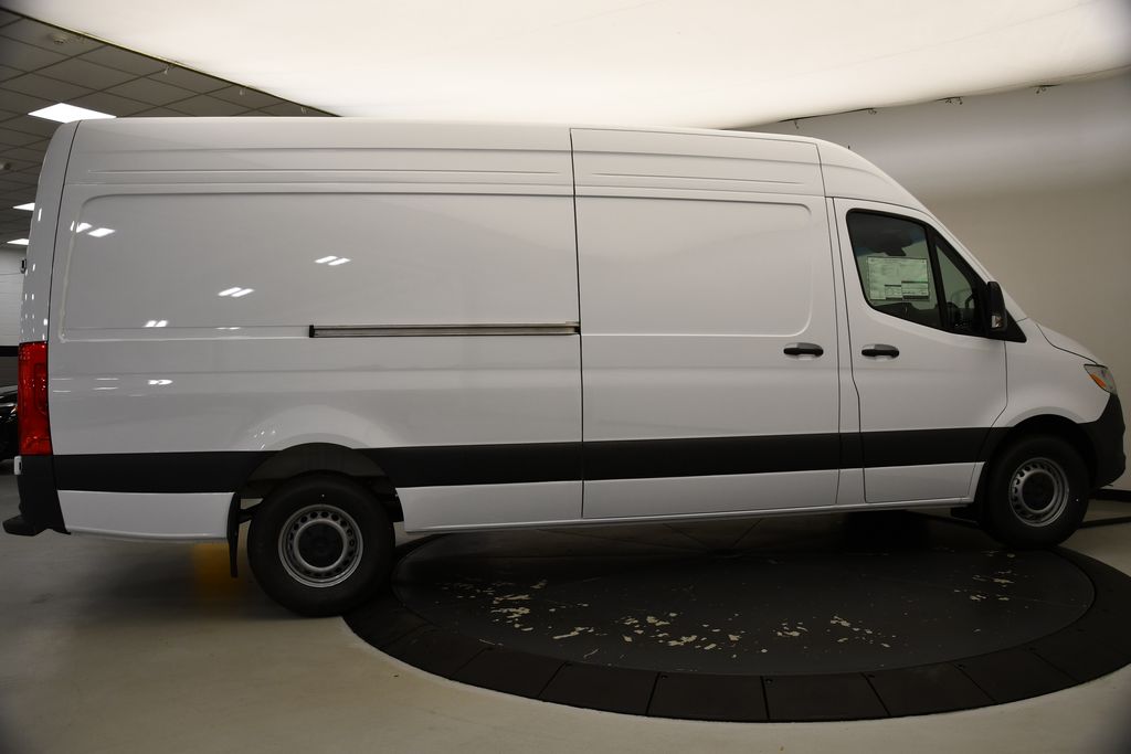 2025 Mercedes-Benz Sprinter 2500 6