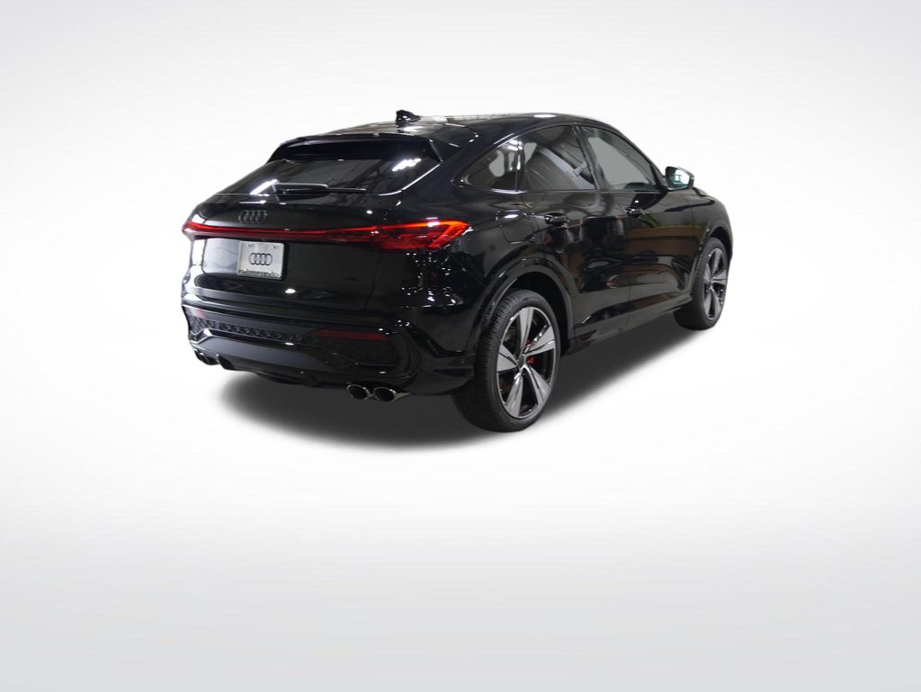 Thumbnail: 2026 Audi SQ5 - 5