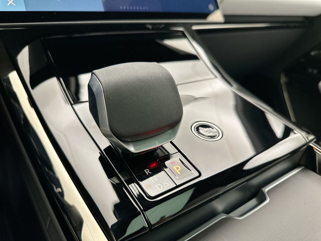 Thumbnail: 2026 Land Rover Range Rover Sport - 12