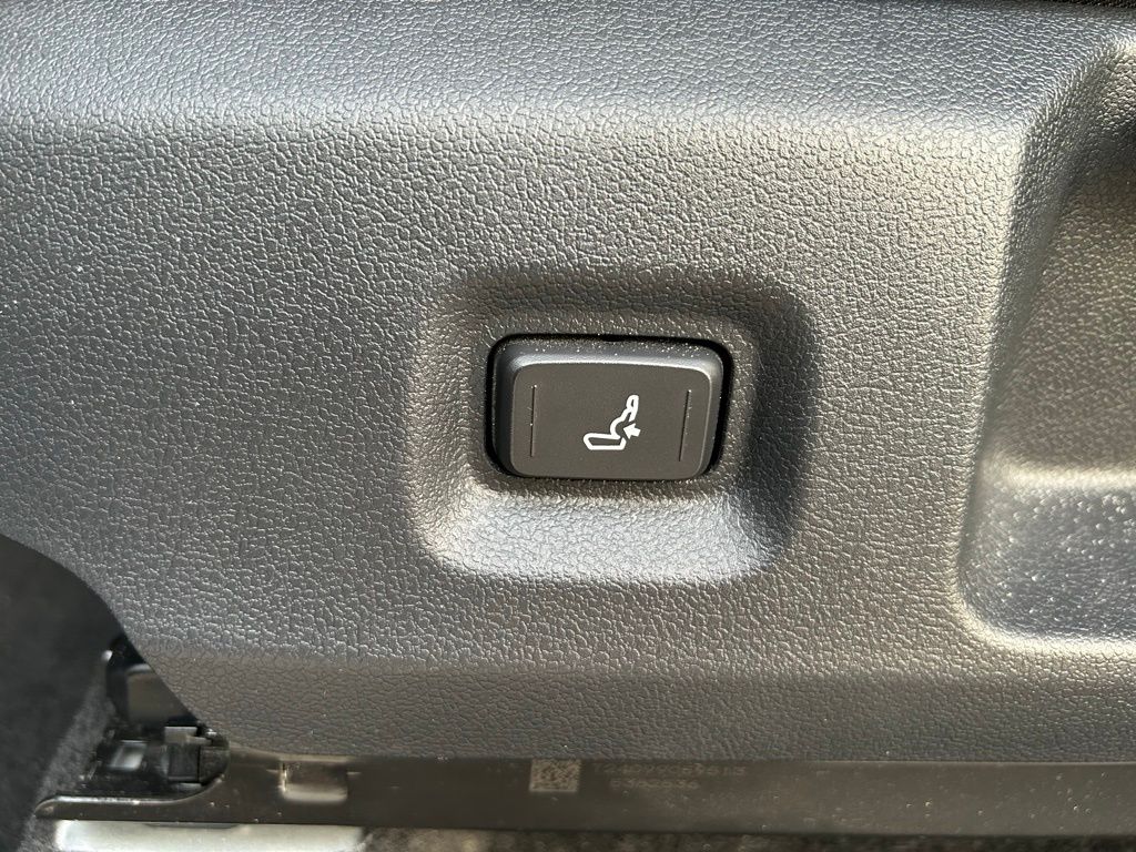 2024 Toyota Tacoma SR5 16