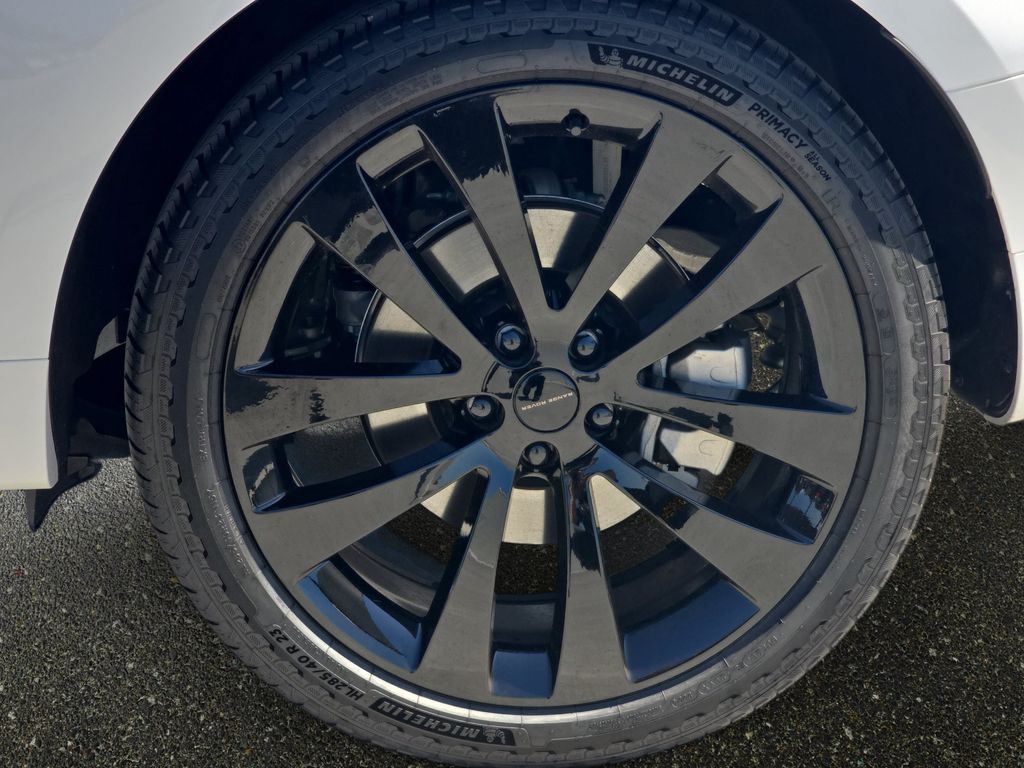 New 2026 White Land Rover Dynamic SE image 35