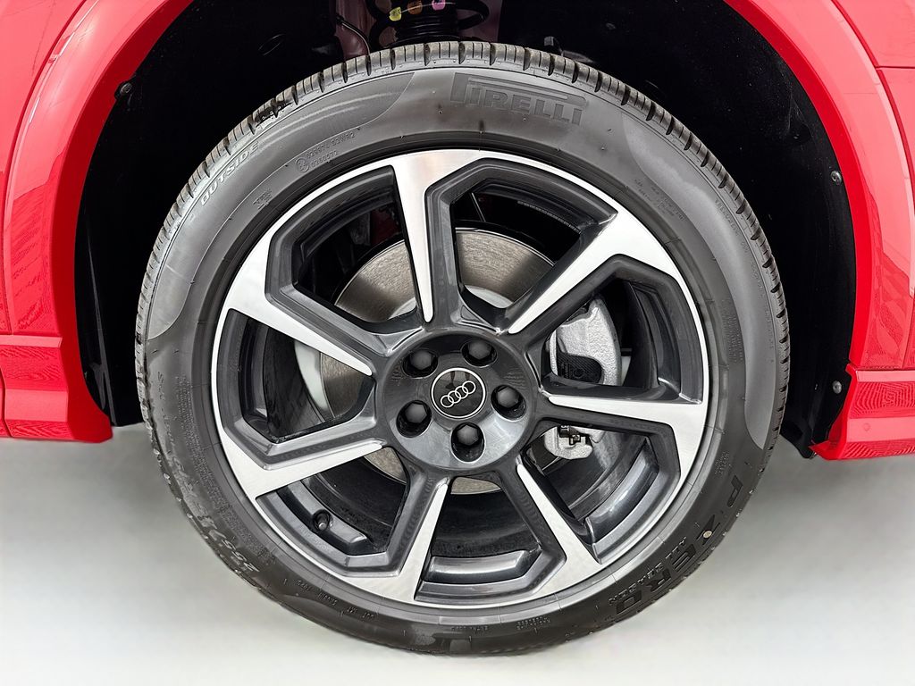 Thumbnail: 2025 Audi Q3 - 32