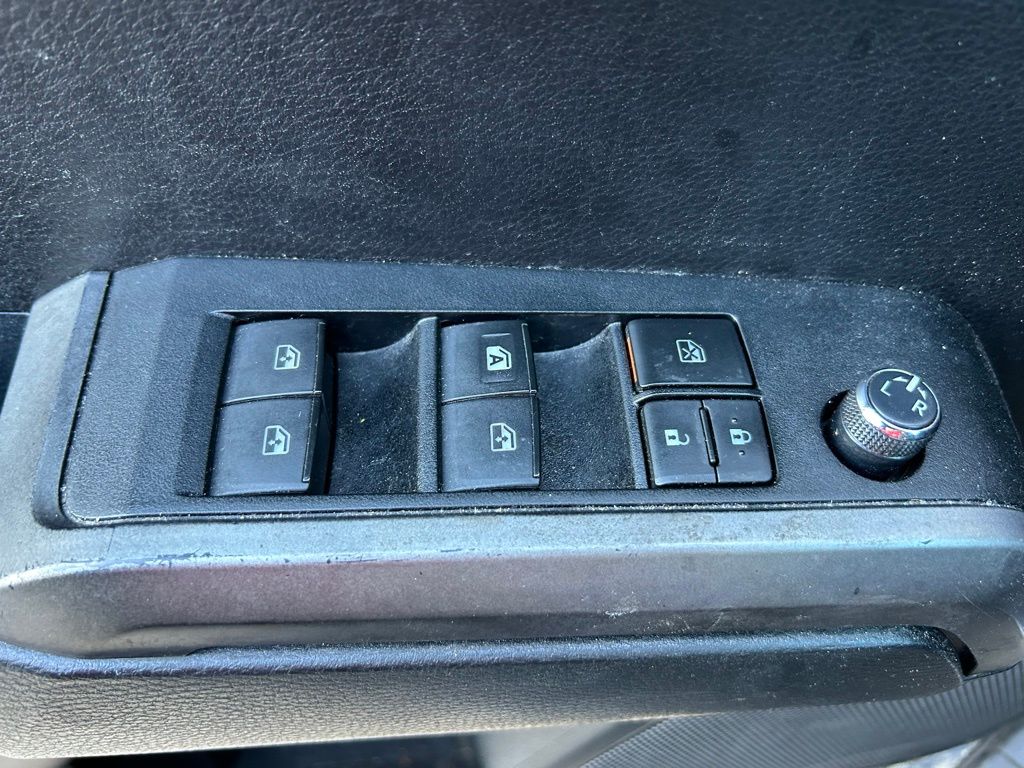 Thumbnail: 2017 Toyota Tacoma - 16