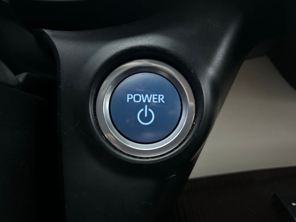 Thumbnail: 2021 Toyota Sienna - 30