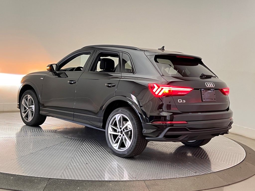 Thumbnail: 2025 Audi Q3 - 4
