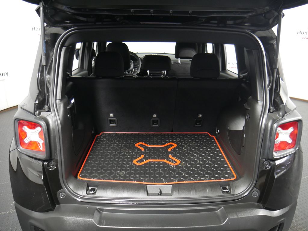 Thumbnail: 2021 Jeep Renegade - 6