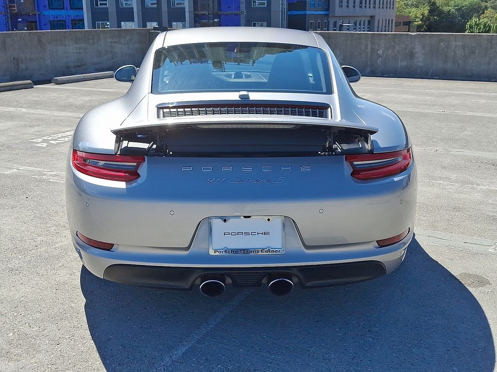 Thumbnail: 2017 Porsche 911 - 9