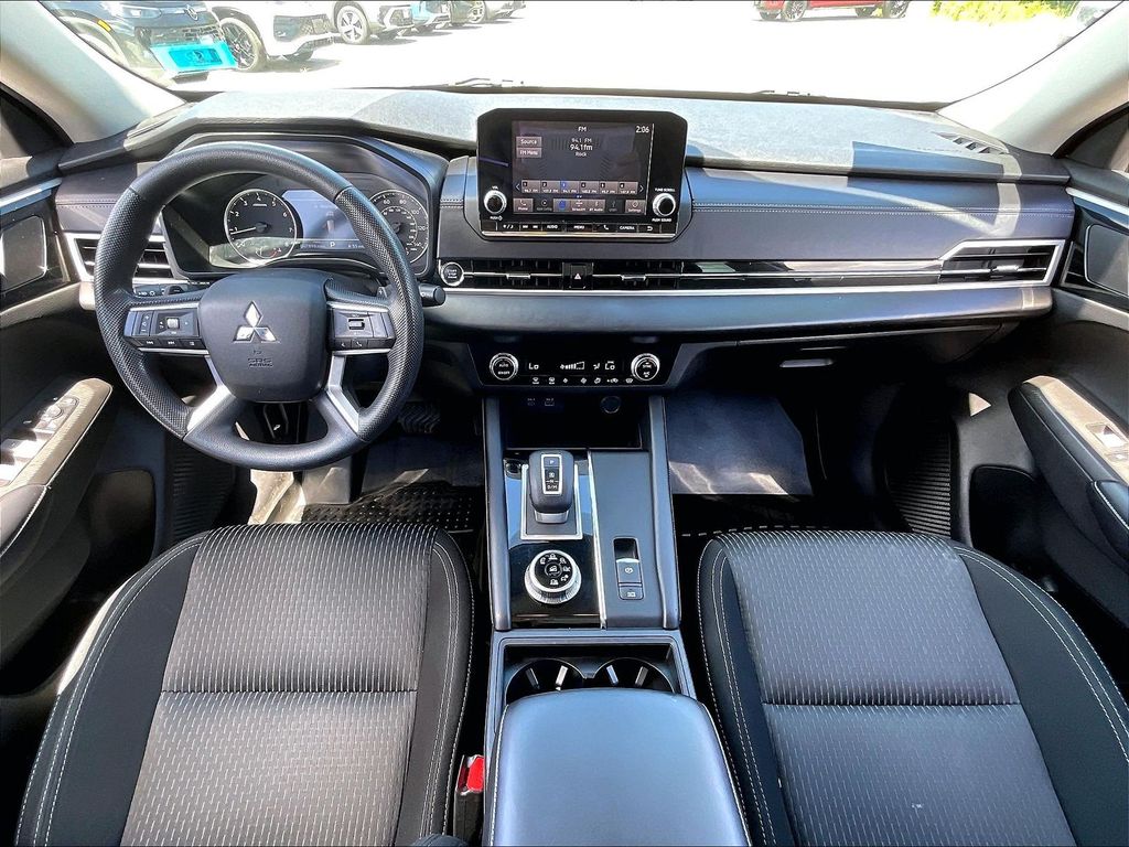 2023 Mitsubishi Outlander — photo 20