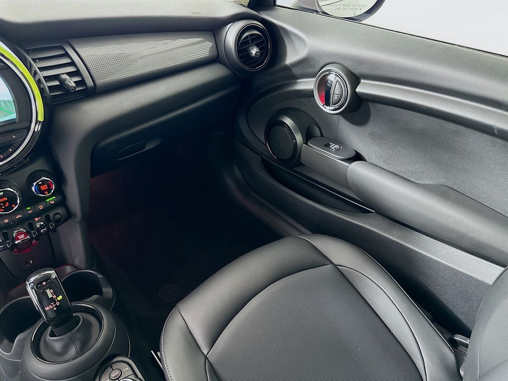 Thumbnail: 2021 MINI Cooper - 23