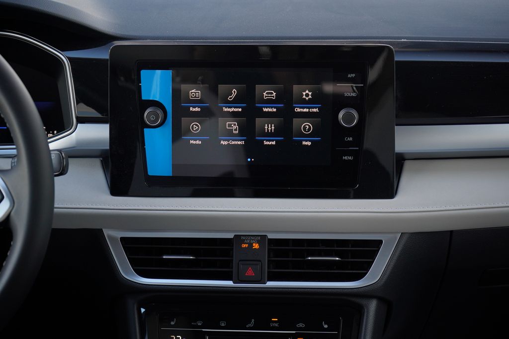 Thumbnail: 2025 Volkswagen Taos - 10