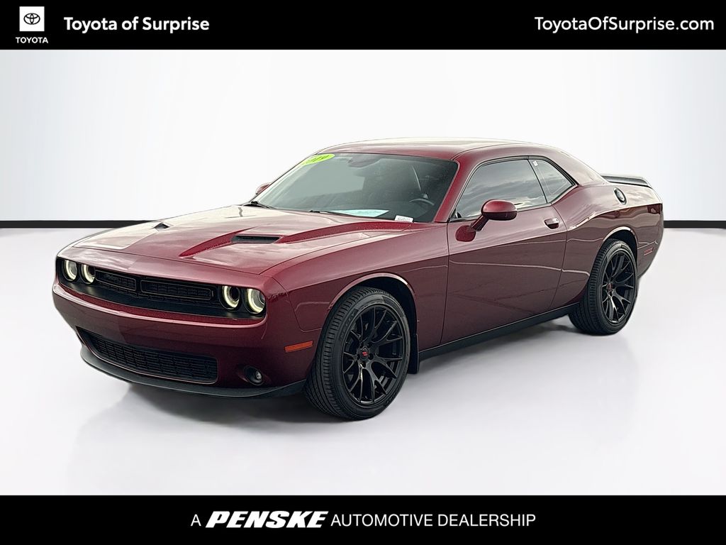  2019 Dodge Challenger SXT RWD   