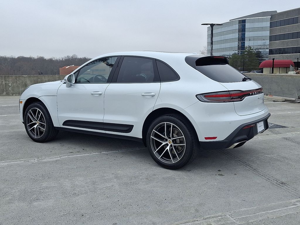 Thumbnail: 2026 Porsche Macan - 3