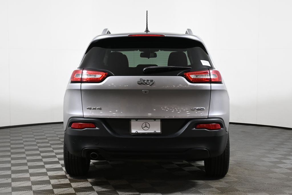 Thumbnail: 2016 Jeep Cherokee - 6